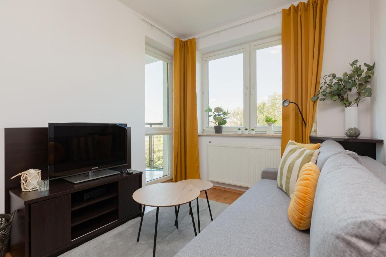 Cozy Apartment With Balcony Warszawa By Noclegi Renters Bagian luar foto