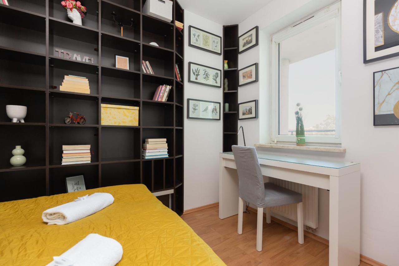 Cozy Apartment With Balcony Warszawa By Noclegi Renters Bagian luar foto