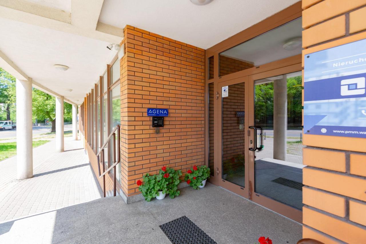 Cozy Apartment With Balcony Warszawa By Noclegi Renters Bagian luar foto