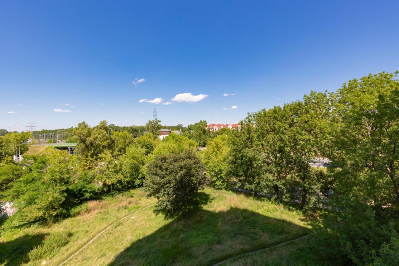 Cozy Apartment With Balcony Warszawa By Noclegi Renters Bagian luar foto